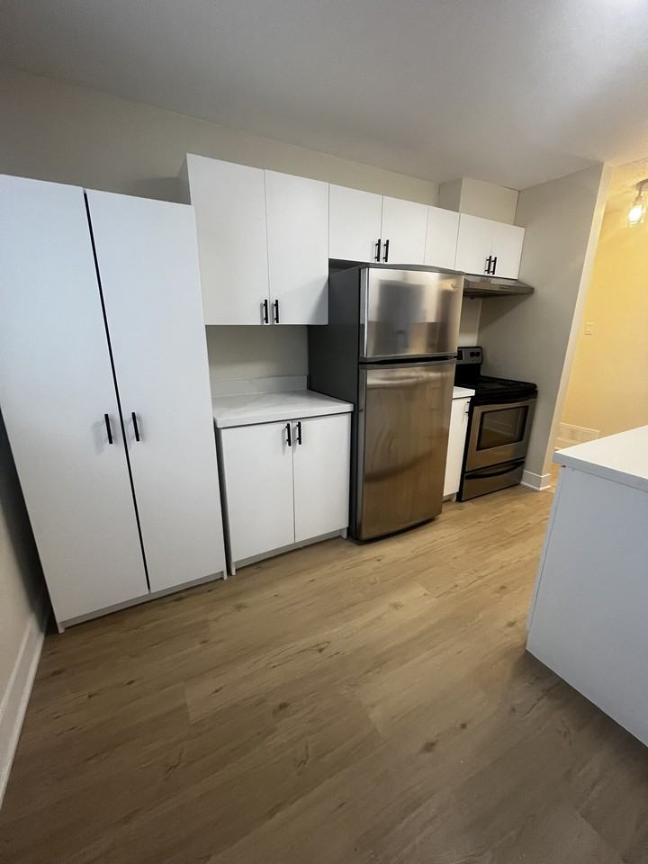 16 Wellington St W - Photo 5 of 41