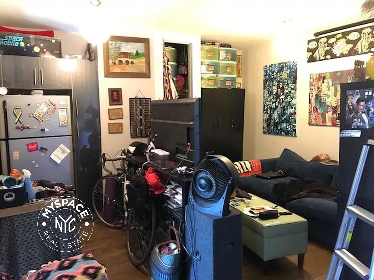 1015 Wyckoff Ave #2b - Photo 2 of 7