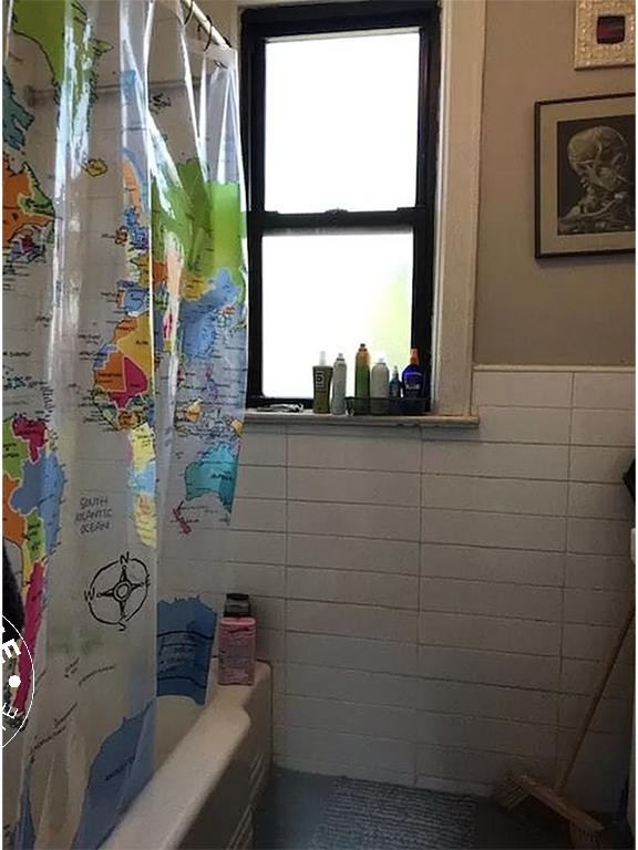 1015 Wyckoff Ave #2b - Photo 4 of 7