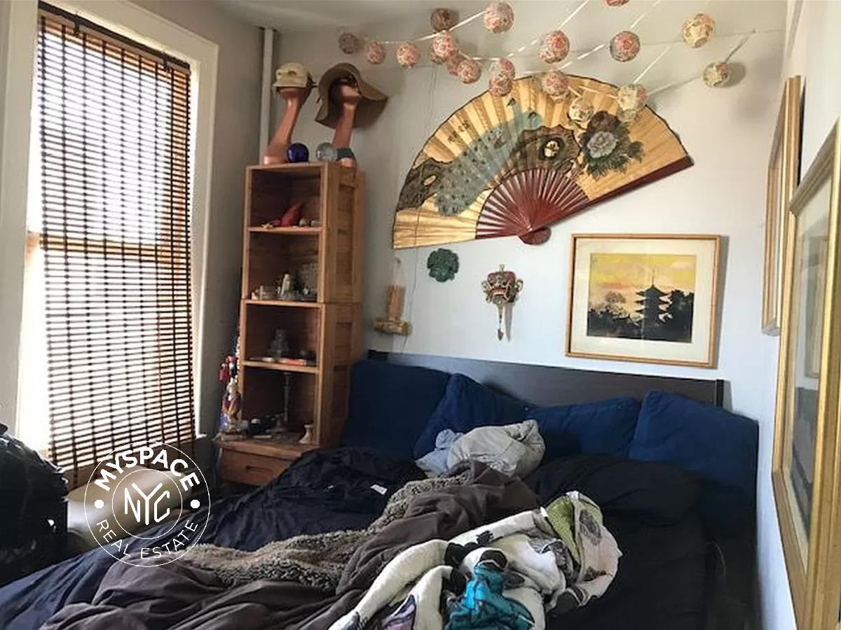 1015 Wyckoff Ave #2b - Photo 5 of 7