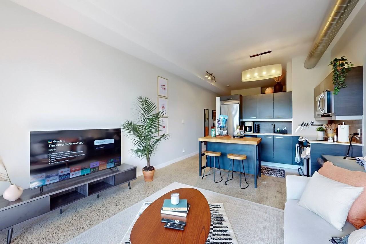 573 King Street East - Photo 3 of 28