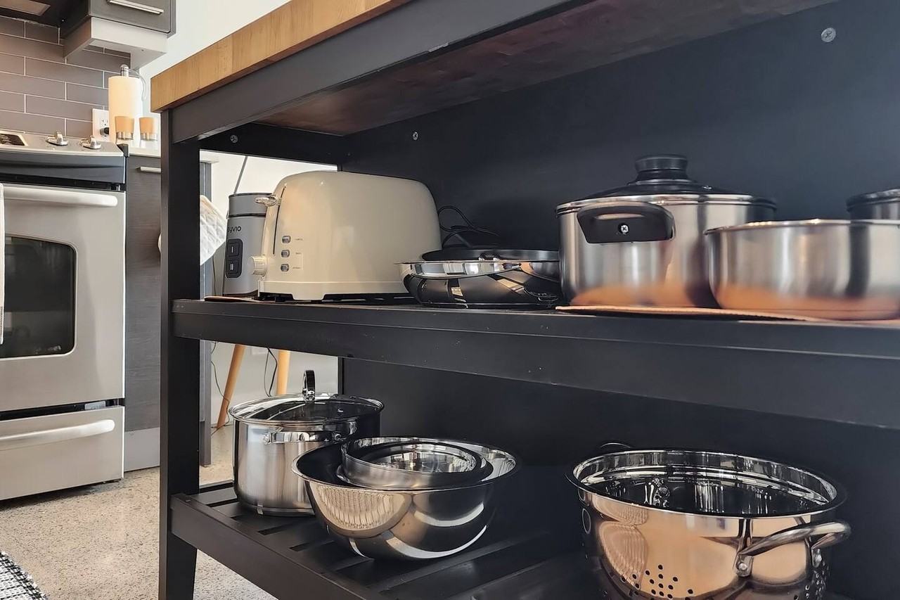 573 King Street East - Photo 4 of 28