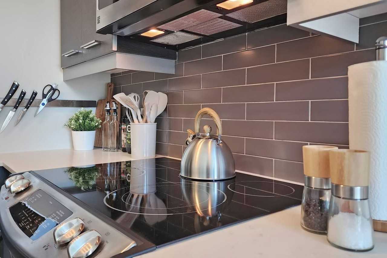 573 King Street East - Photo 6 of 28