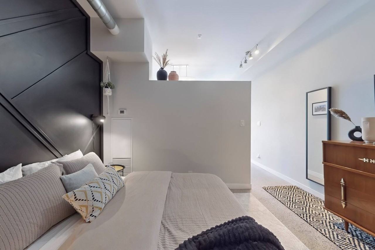 573 King Street East - Photo 7 of 28