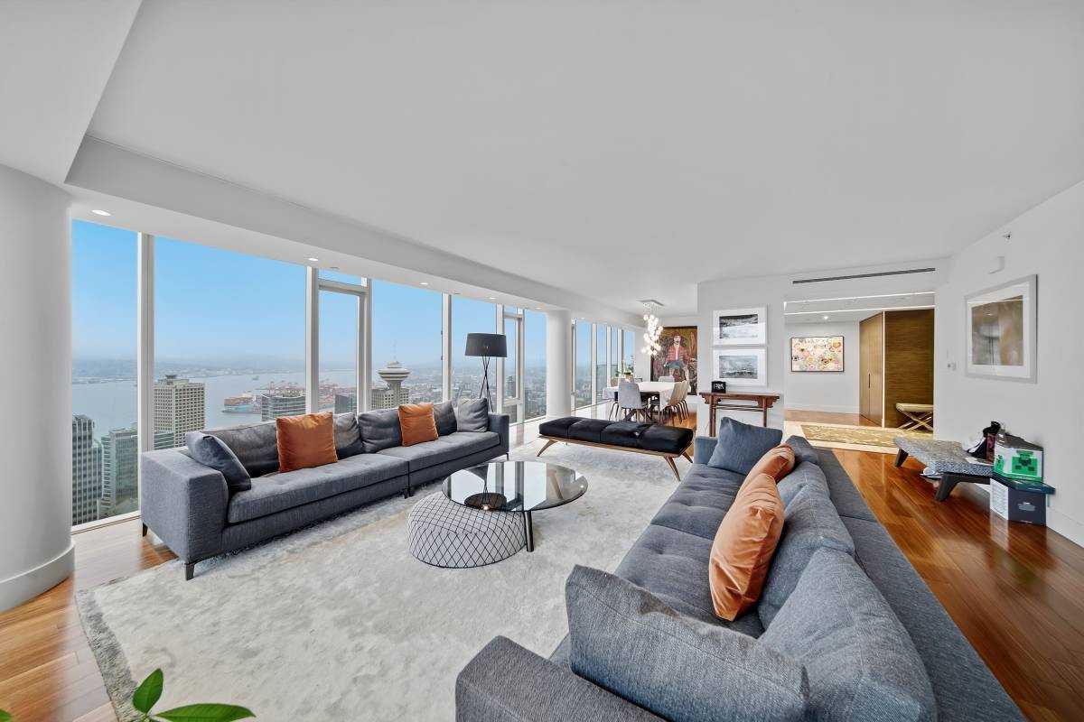 667 Howe Street - Photo 4 of 22