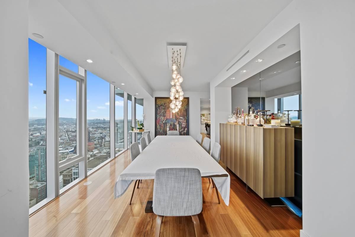 667 Howe Street - Photo 6 of 22