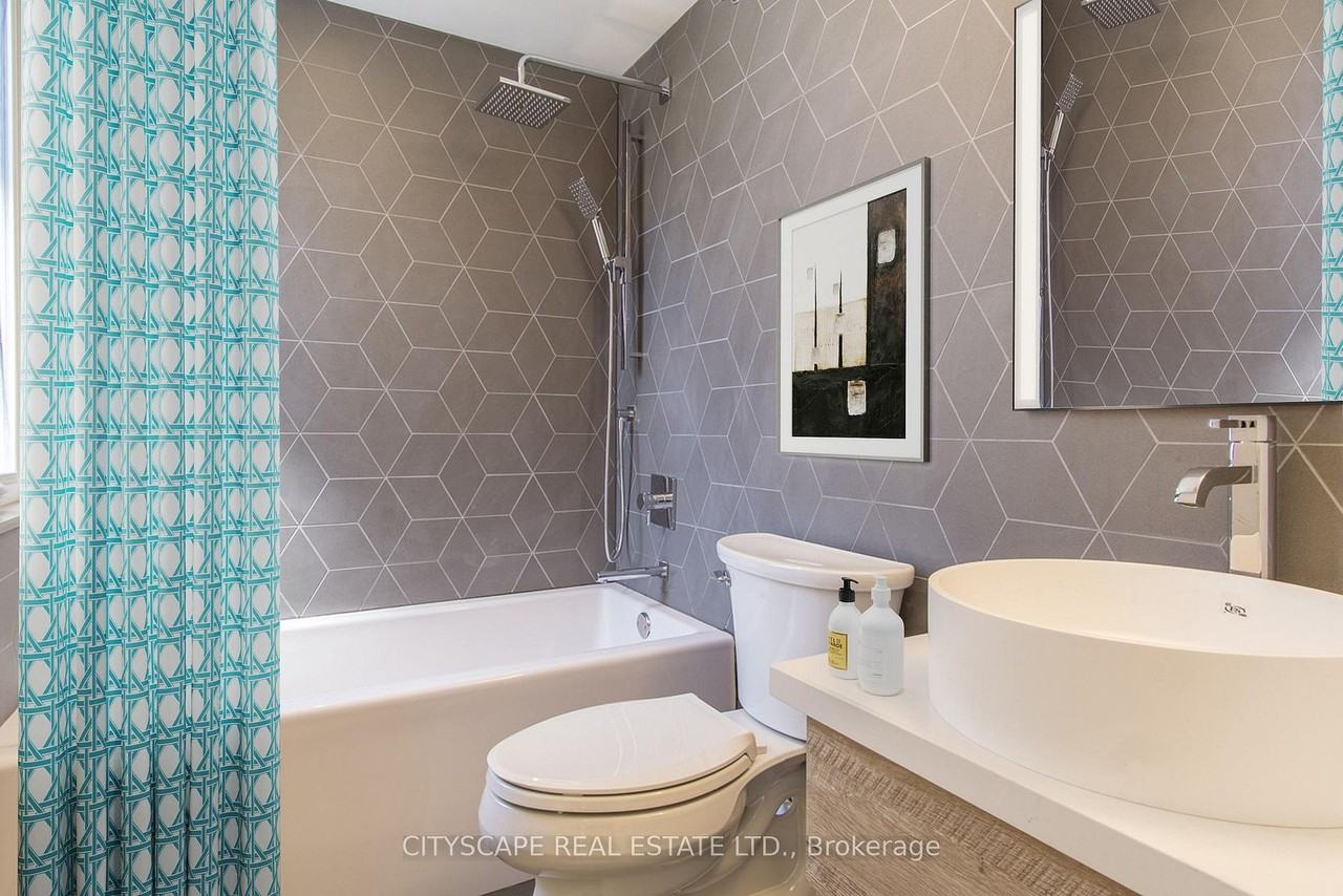 98 Manning Avenue - Photo 5 of 8