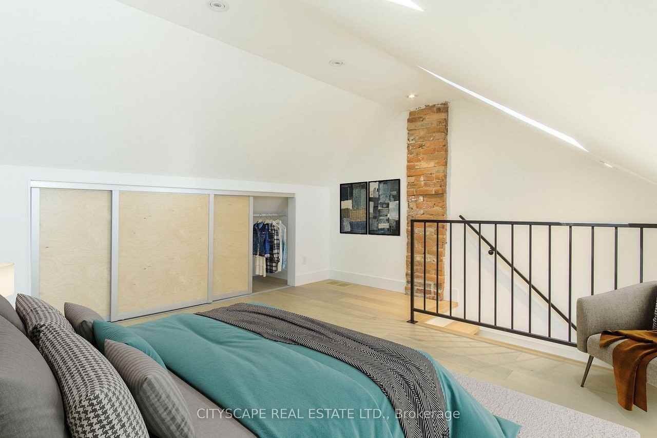 98 Manning Avenue - Photo 6 of 8