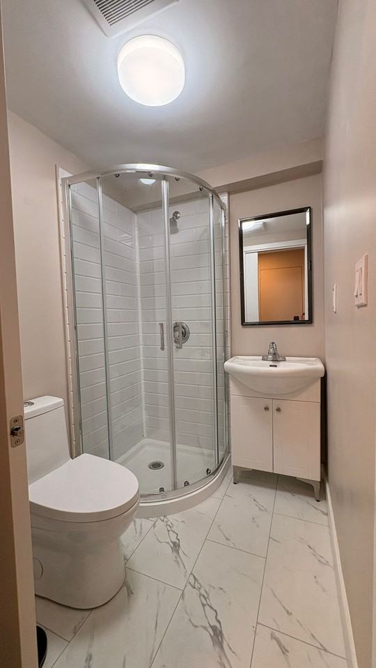 945 Marine Drive - Photo 2 of 9