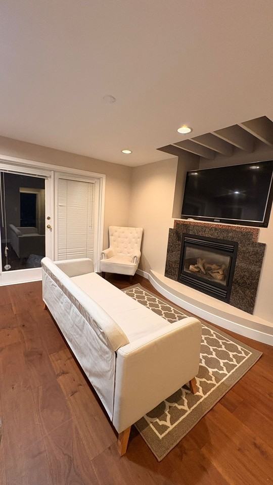 945 Marine Drive - Photo 3 of 9