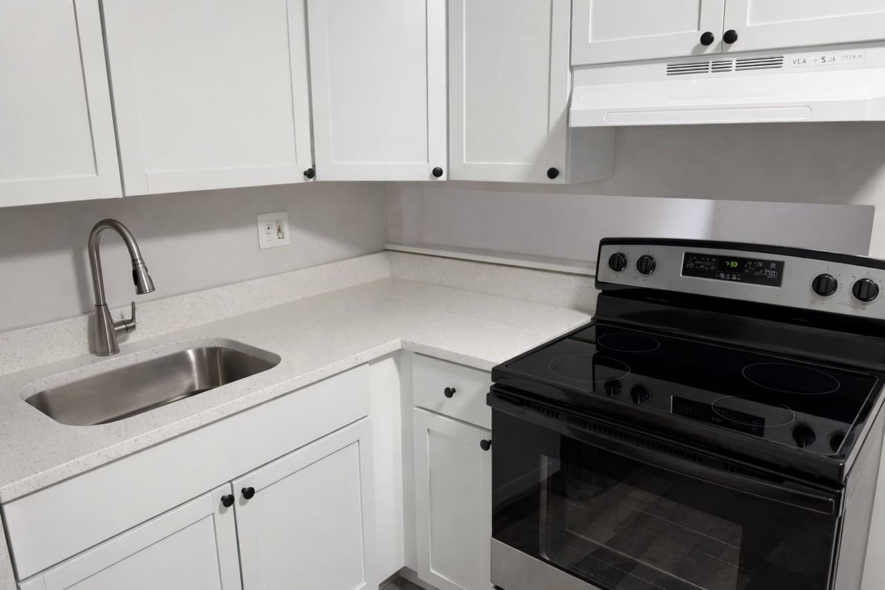 1970 N 18th Ave #16 - Photo 2 of 7