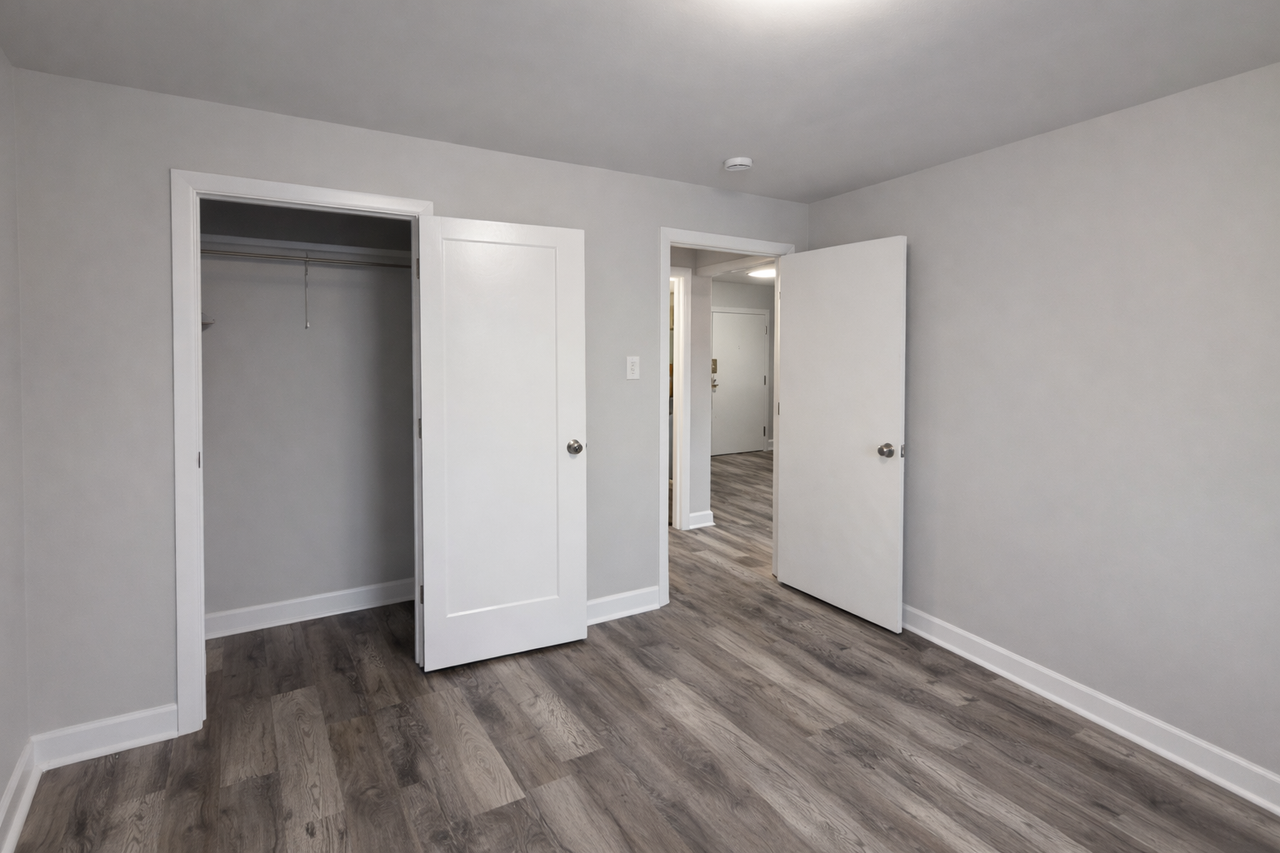 1970 N 18th Ave #16 - Photo 6 of 7