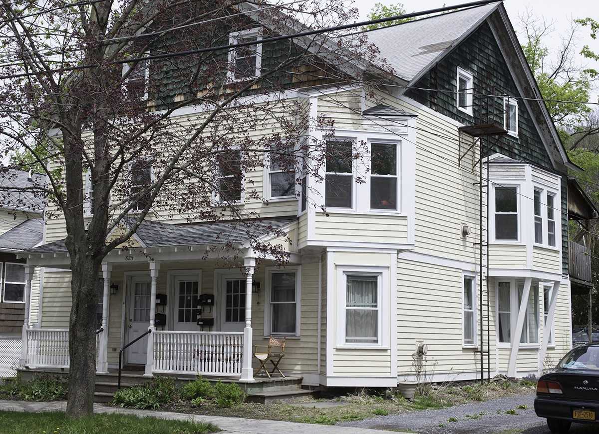 825 N Aurora St #1 - Photo 6 of 6