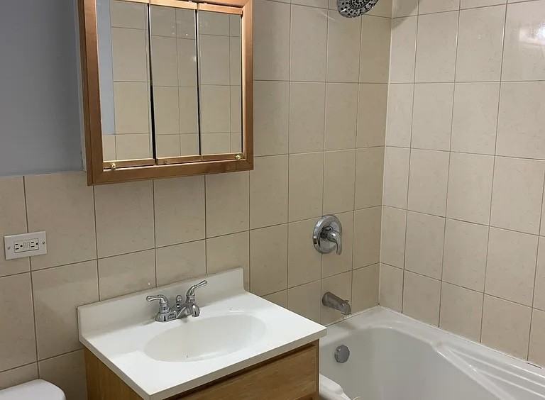 2530 W Foster Ave #208 - Photo 7 of 7