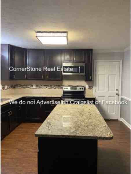 7640 Southbend Dr - Photo 6 of 23