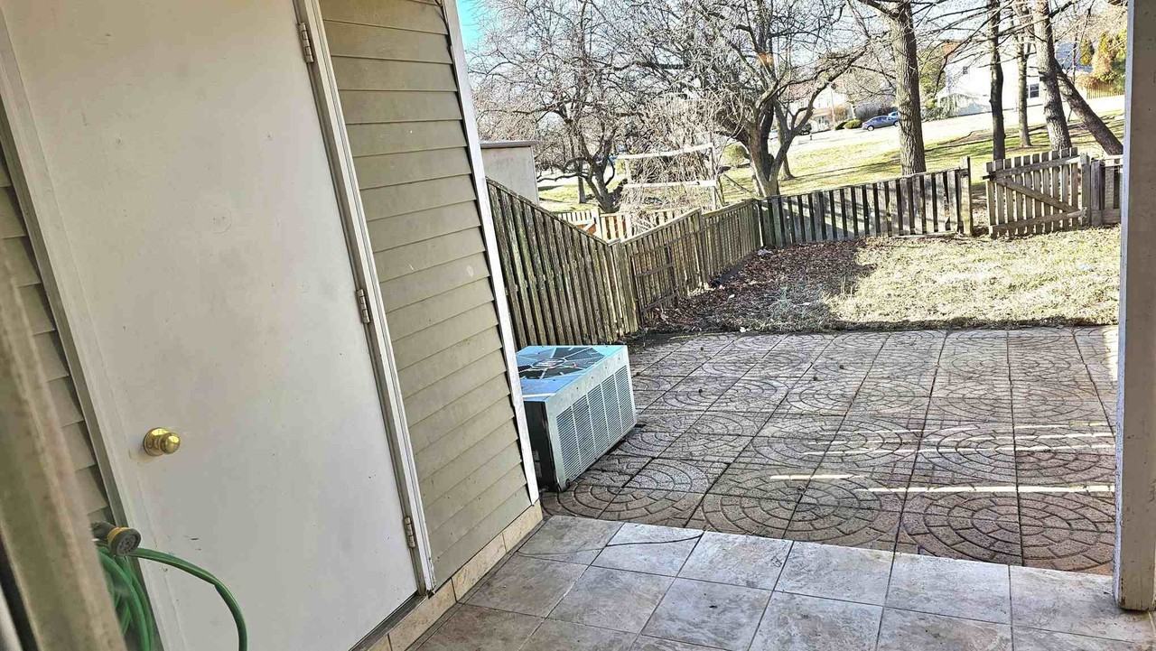 37 Anderson Ct #37 - Photo 4 of 49