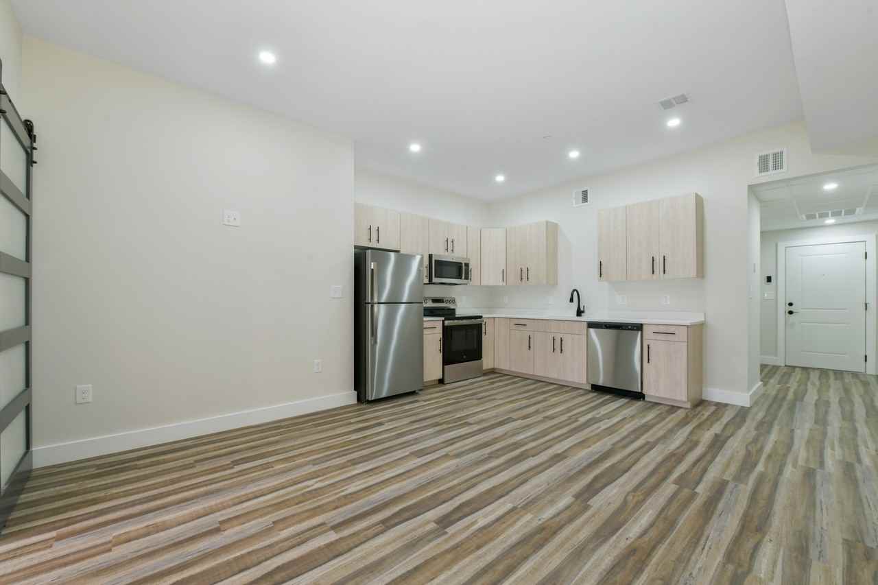 410 Washington St #104 - Photo 7 of 19