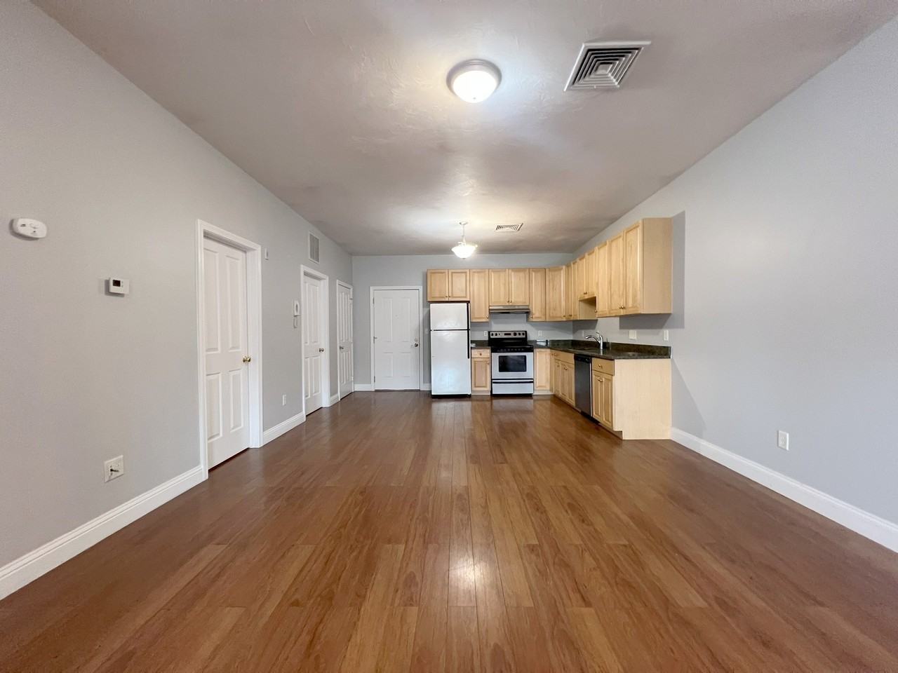 412 Washington St #302 - Photo 3 of 8