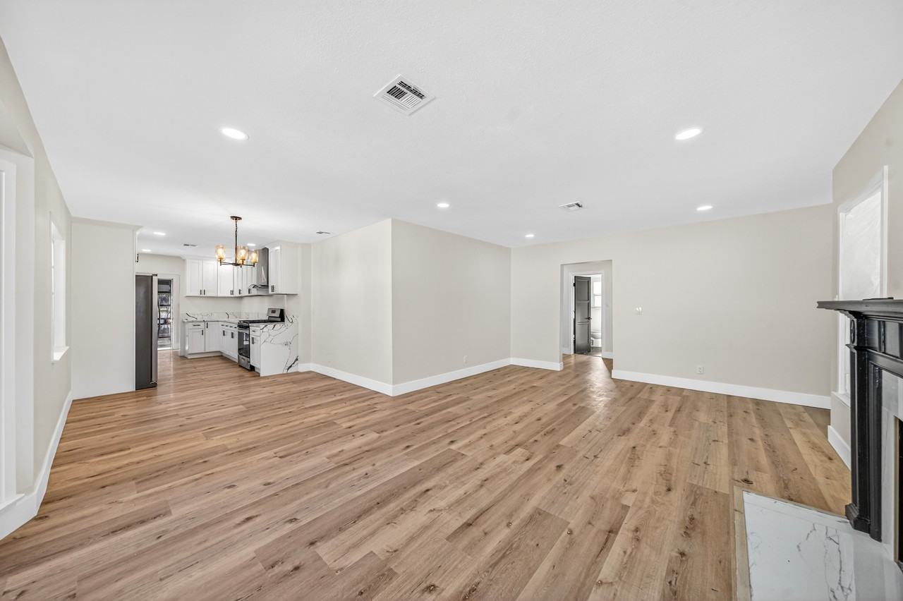 1667 Valencia Ave #NA - Photo 6 of 44