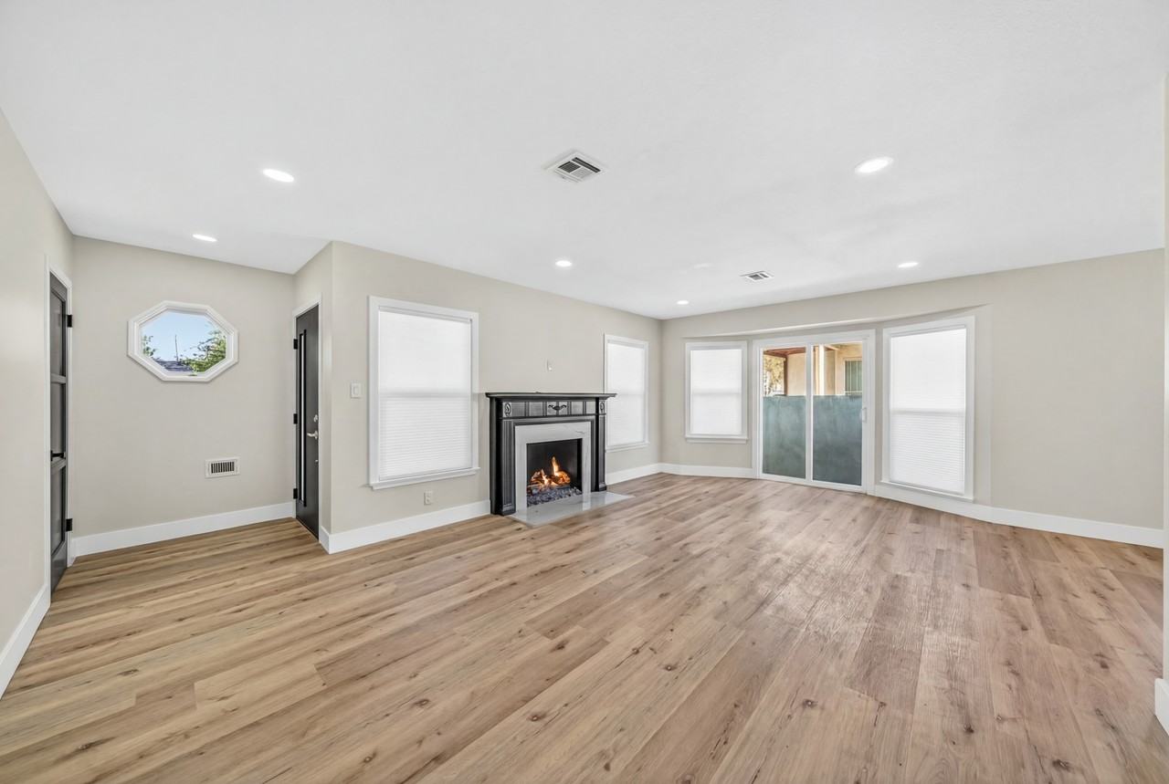 1667 Valencia Ave #NA - Photo 7 of 44