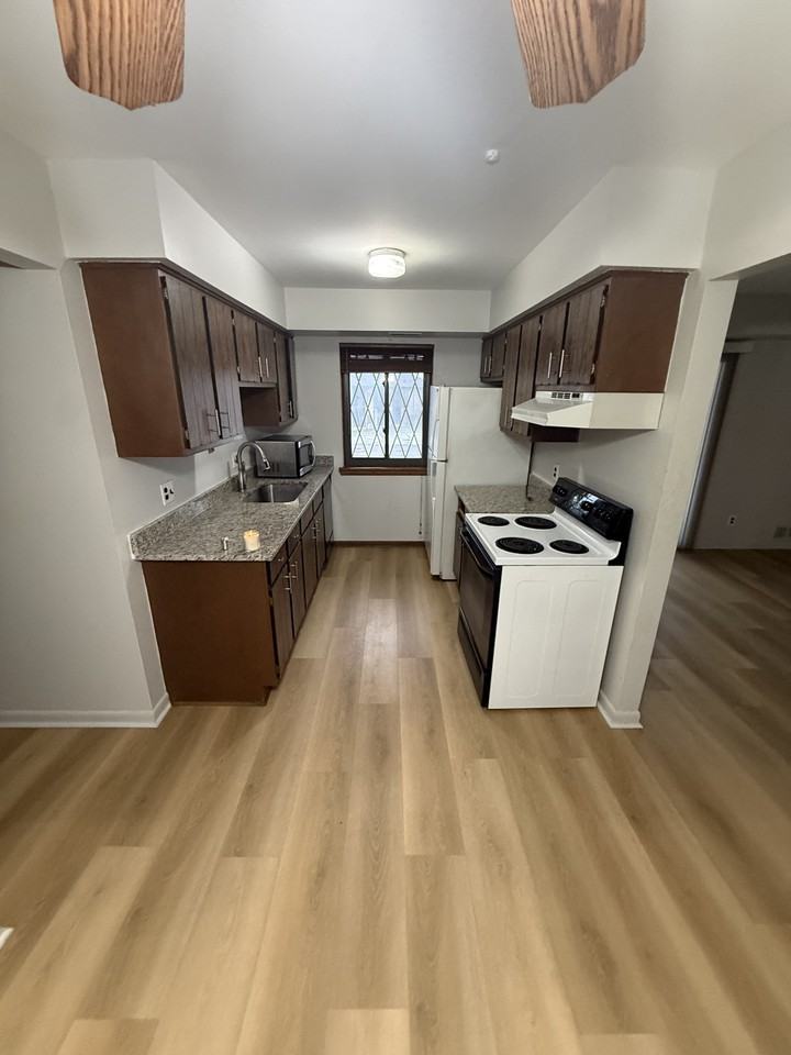 266 E 13 Mile Rd #30 - Photo 3 of 8