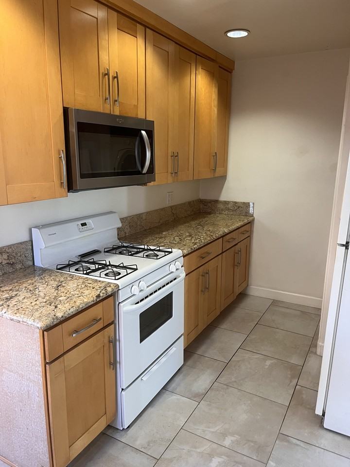 1345 N Pacific Ave #NA - Photo 5 of 15