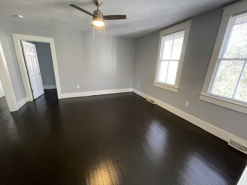 2147 Saint James Dr #NA - Photo 6 of 23