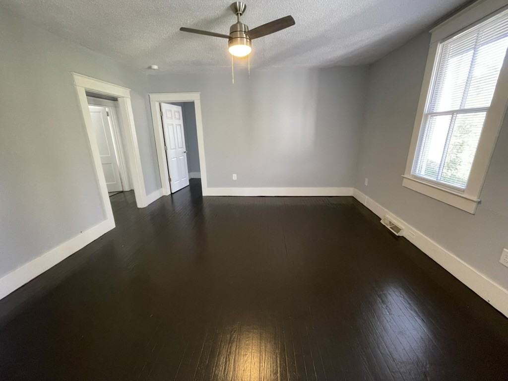 2147 Saint James Dr #NA - Photo 7 of 23