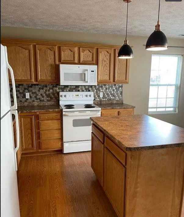 14655 Sahler Ct #NA - Photo 2 of 9