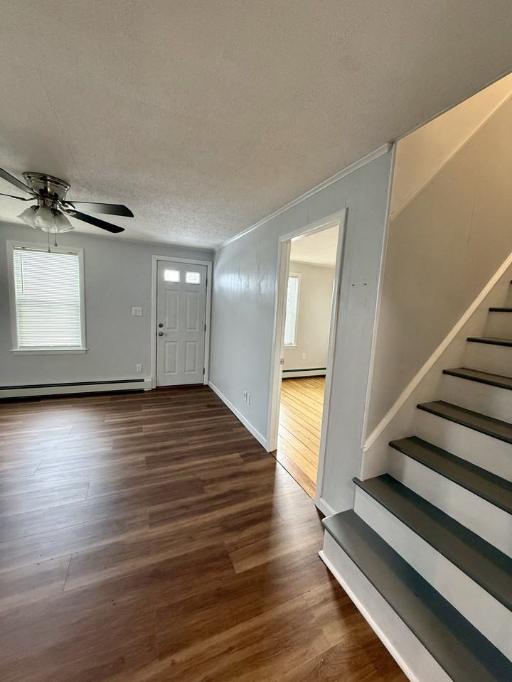 1027 Monmouth St #NA - Photo 3 of 12