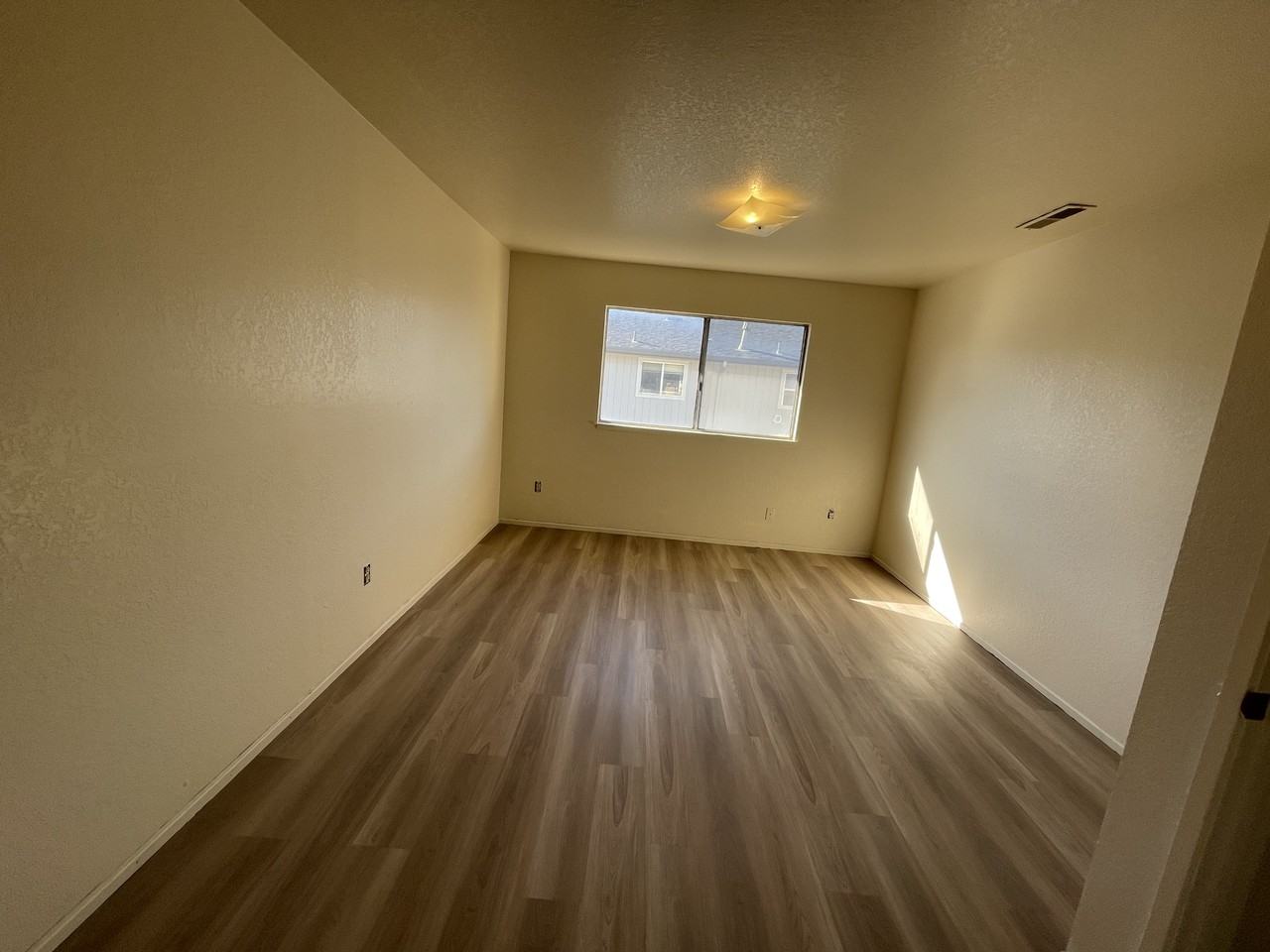 16 Stender Ave #A - Photo 5 of 8