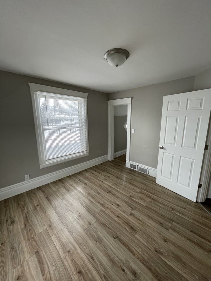 919 Bryant St #2 - Photo 5 of 12