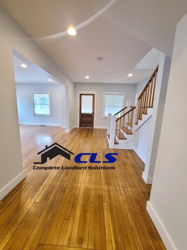 930 S Center St #1 - Photo 3 of 21