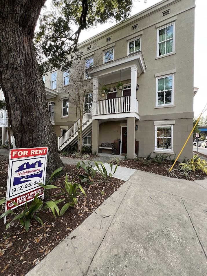 429 Montgomery St #1 - Photo 2 of 50