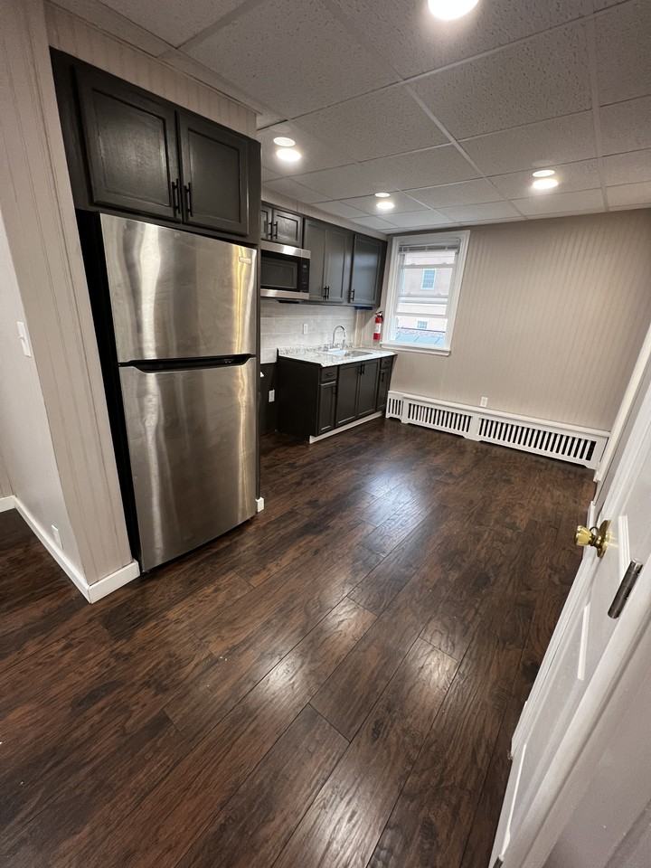 695 Charles St #9 - Photo 7 of 8