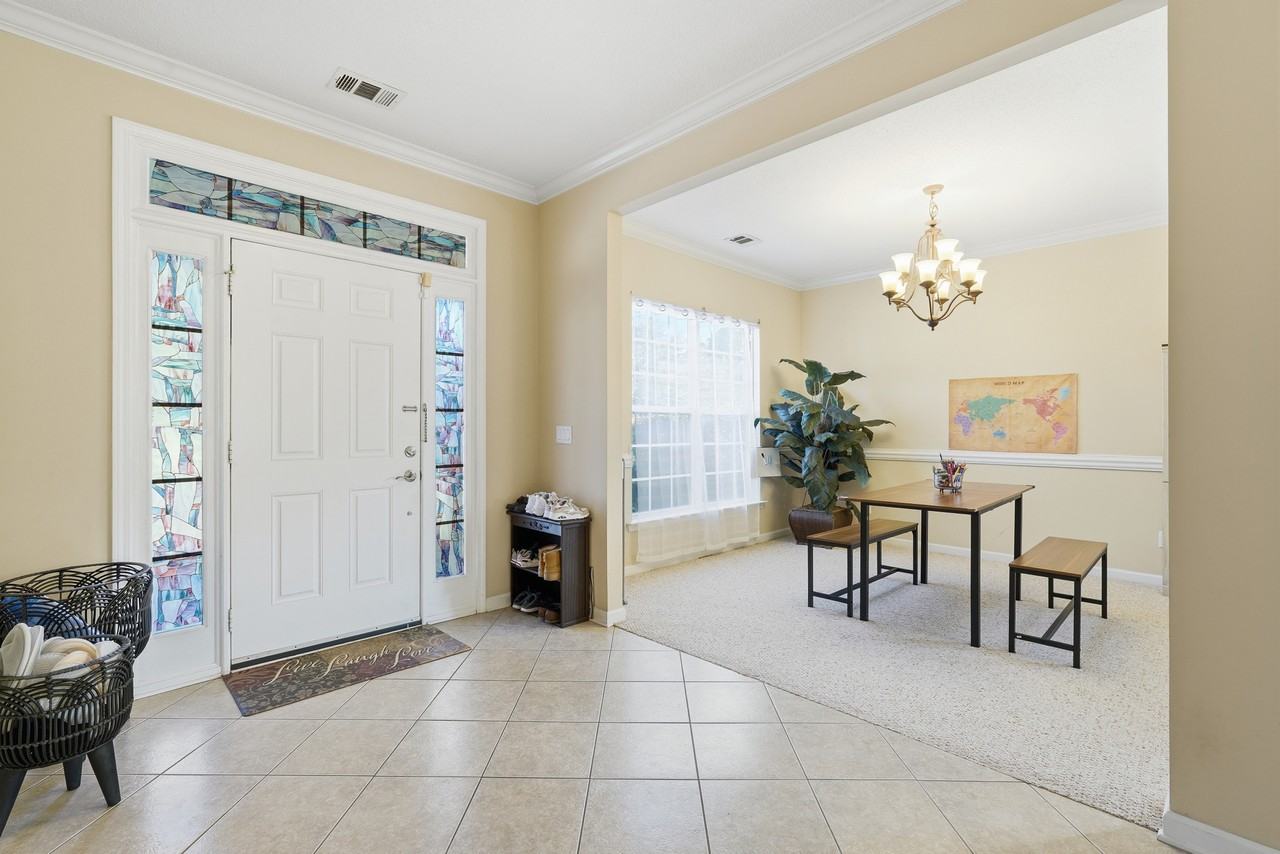 79 Byron Dr #1 - Photo 5 of 32