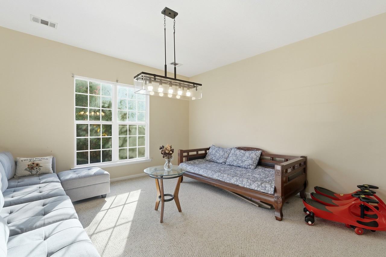 79 Byron Dr #1 - Photo 7 of 32