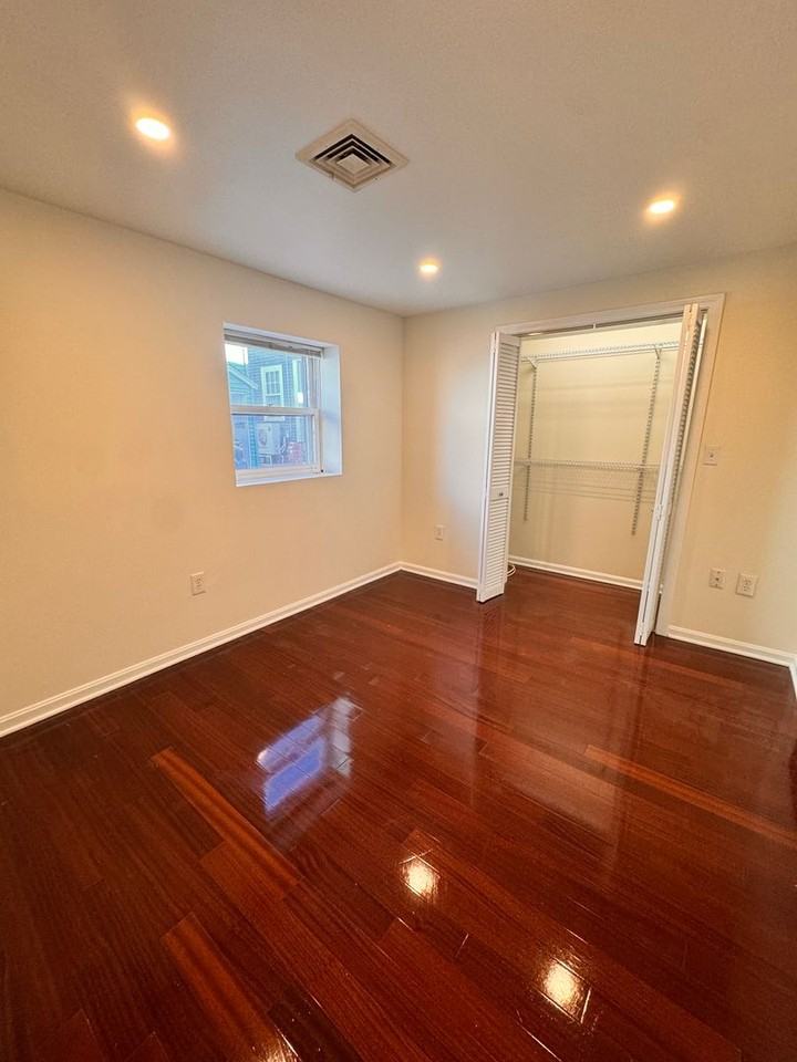 136 Hill St - Photo 7 of 12