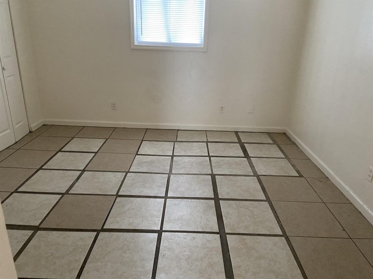 615 Vallotton Dr #A2 - Photo 3 of 4