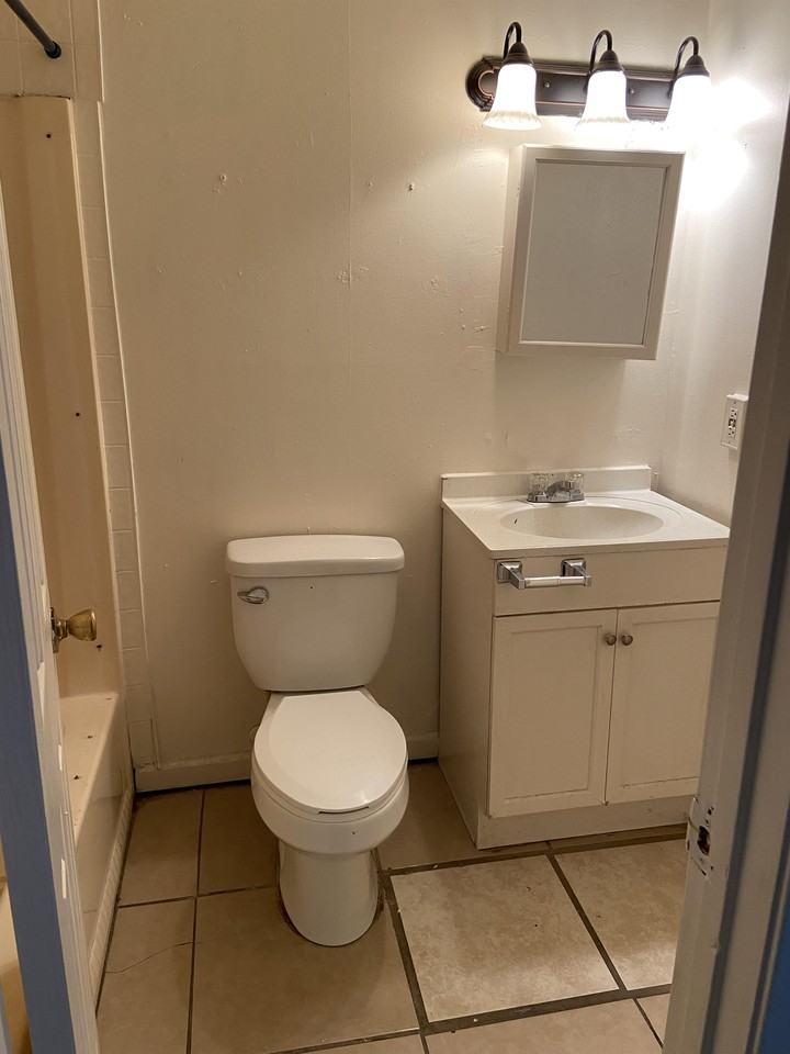 615 Vallotton Dr #A2 - Photo 4 of 4