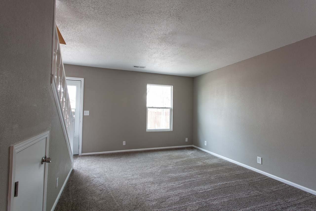 419 W 31st St S #1 - Photo 3 of 38