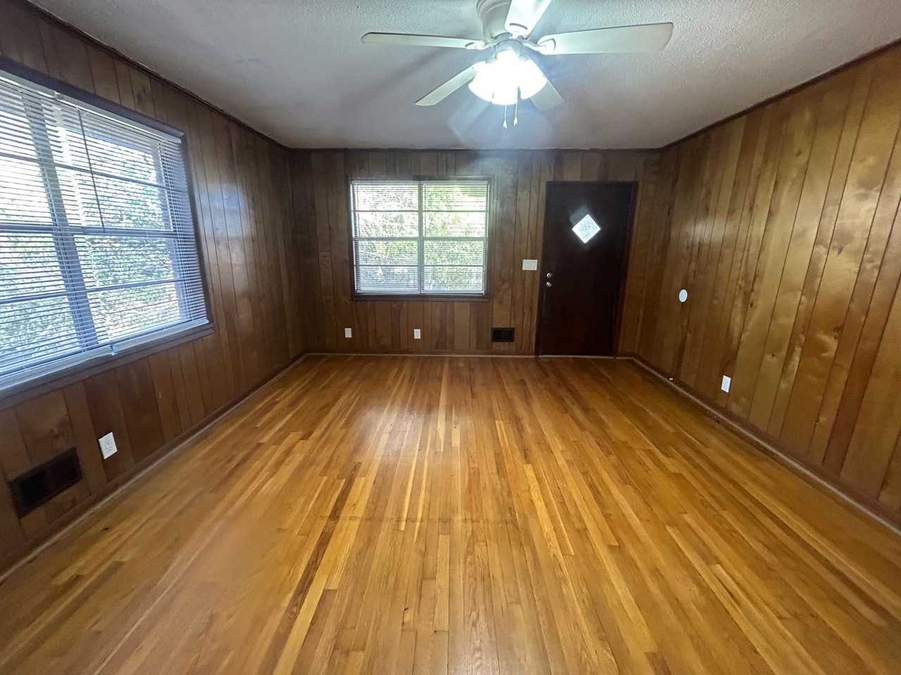 1217 Suber St Apt B - Photo 2 of 19