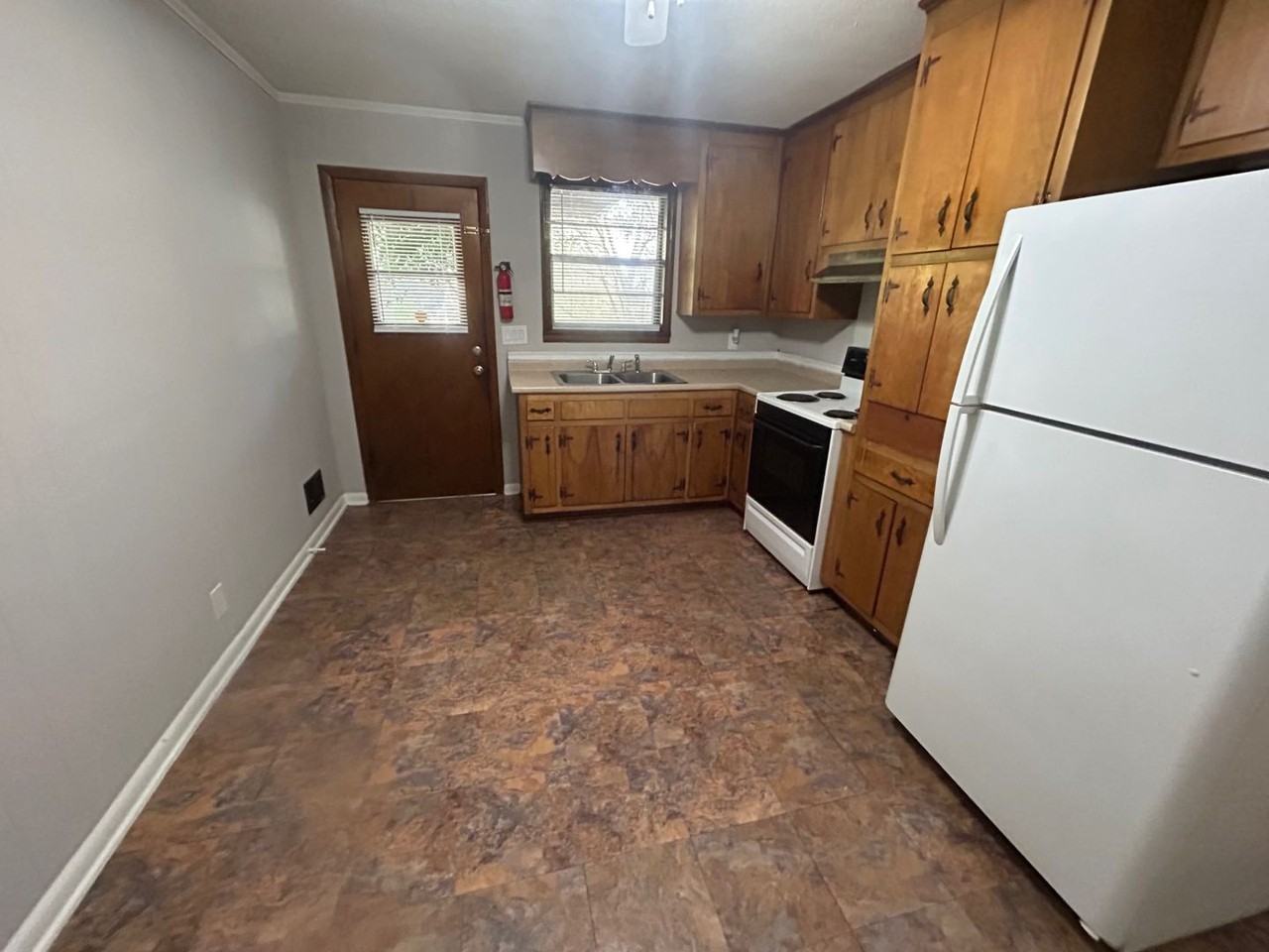 1217 Suber St Apt B - Photo 6 of 19