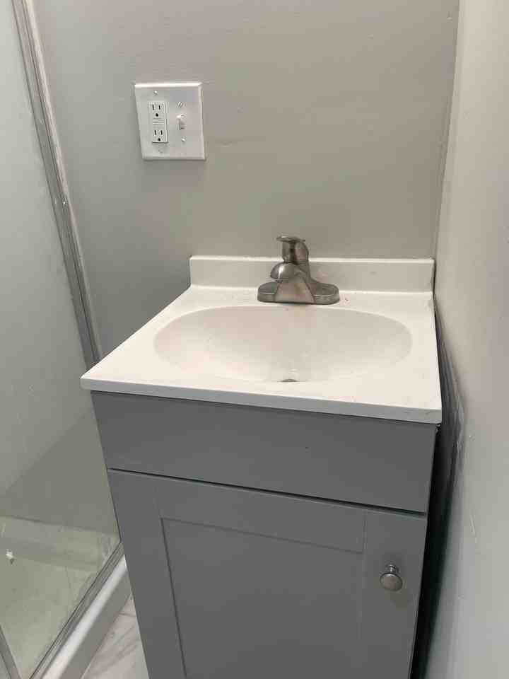 3411 Strong Ave - Photo 6 of 8