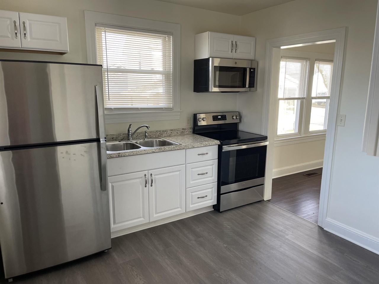 406 Hammond St #1 - Photo 5 of 13