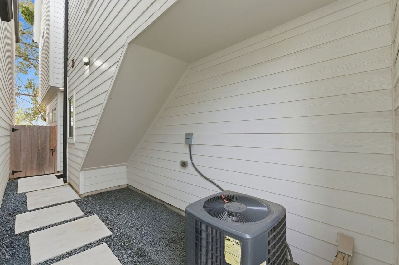 4605 Lavatera St - Photo 5 of 42