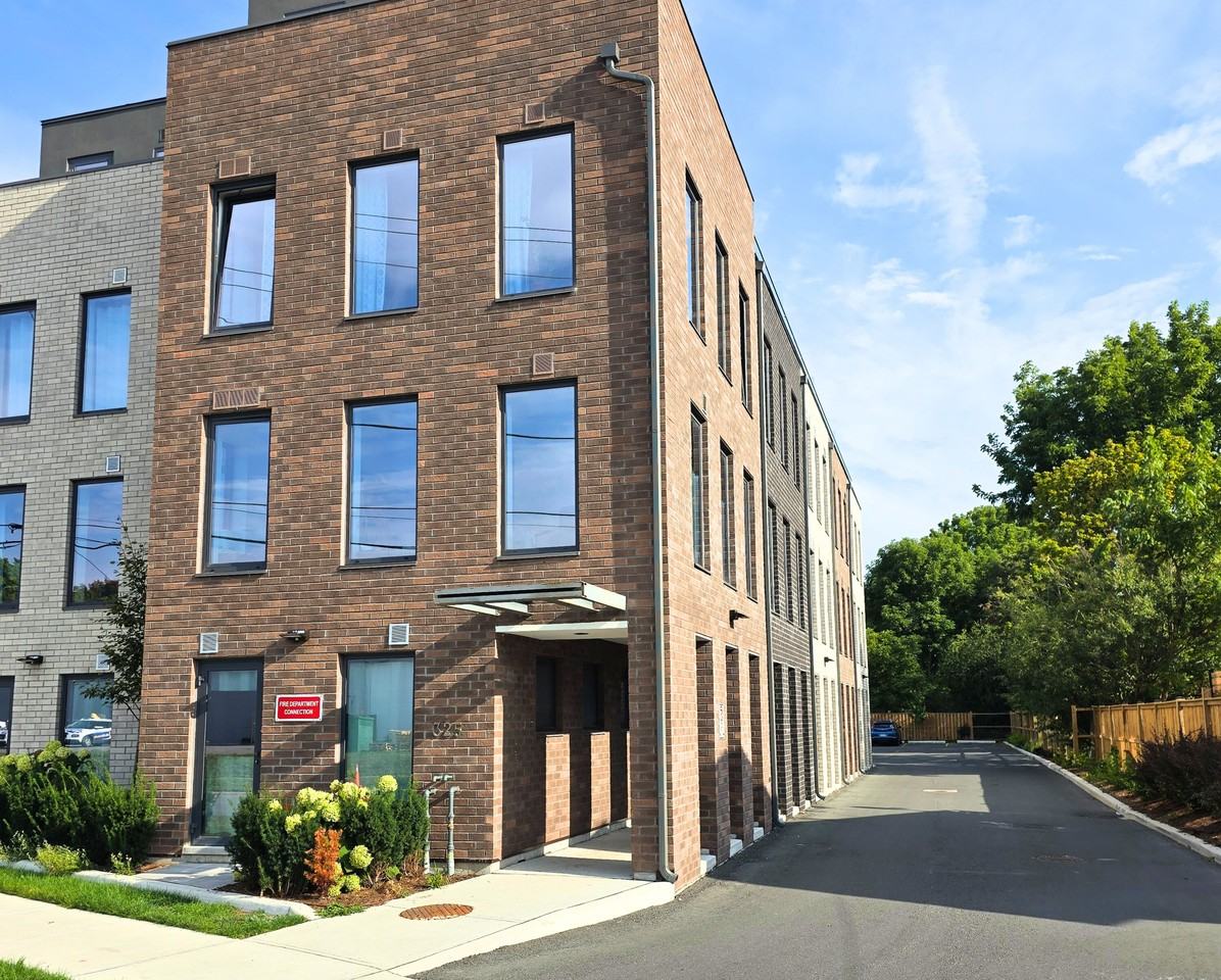 325 University Avenue West #113 - Photo 3 of 13