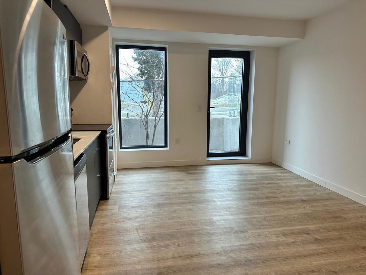 325 University Avenue West #113 - Photo 5 of 13