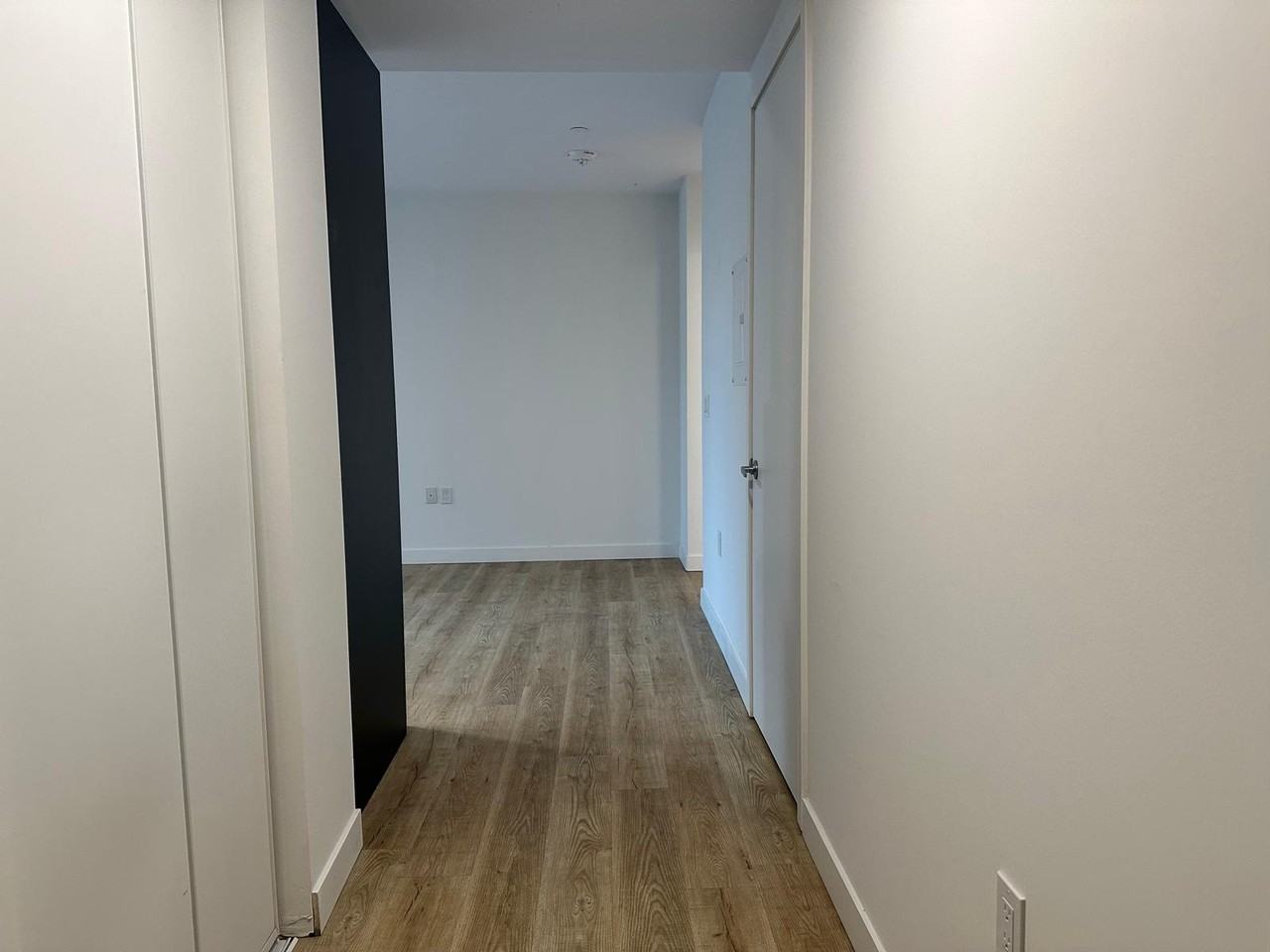 325 University Avenue West #113 - Photo 6 of 13