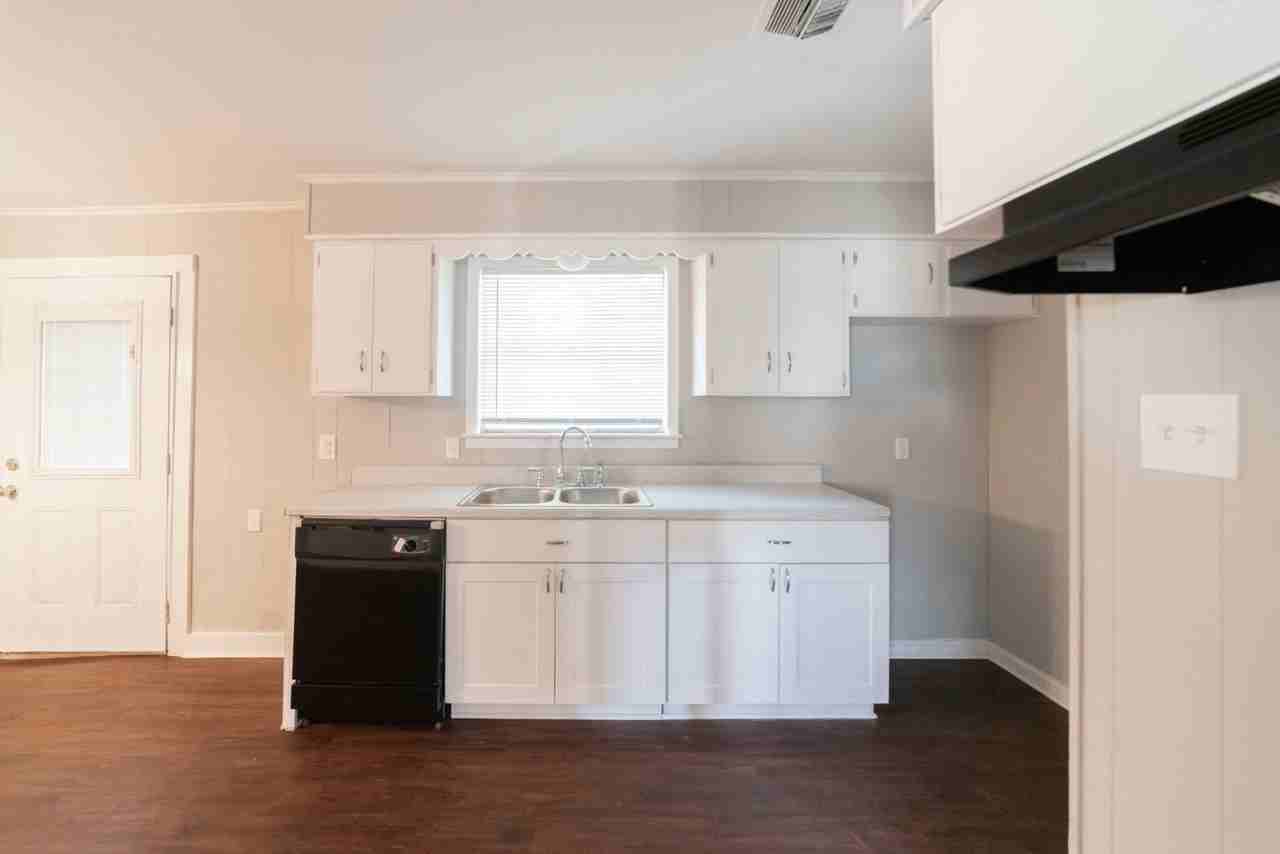 3109 Christine Rd - Photo 2 of 14